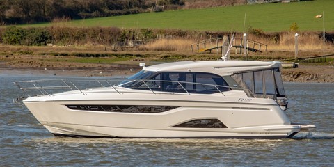 Bavaria R40 Coupe