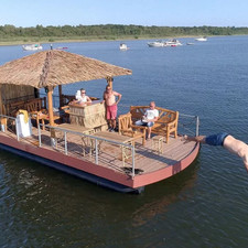 Marina EldenburgParty &amp; Badefloss