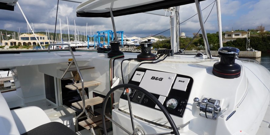 Lagoon 450 SporTop