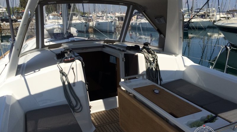 Beneteau Oceanis 38
