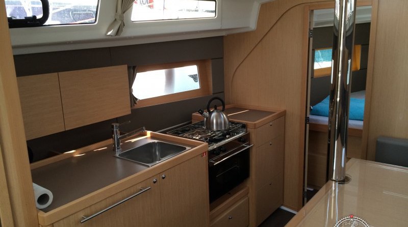 Beneteau Oceanis 38
