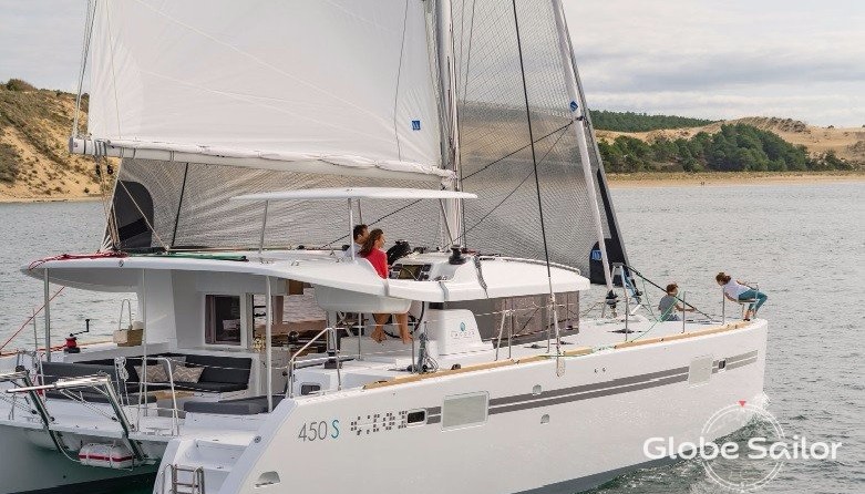 Lagoon 450 SporTop