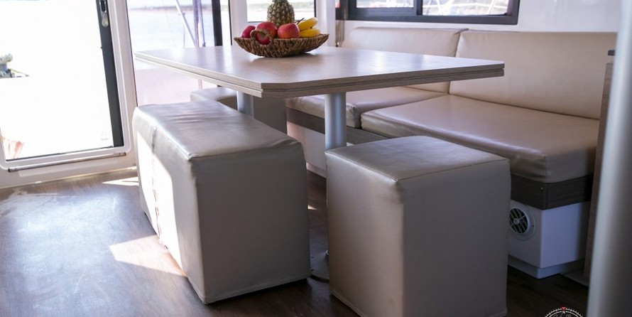 Bali catamarans 4.0 lounge