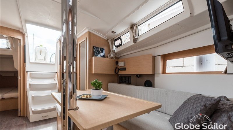 Beneteau Oceanis 38.1