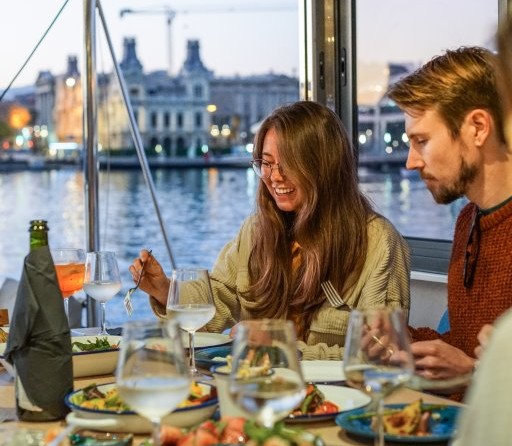 Bali catamarans 4.0 lounge