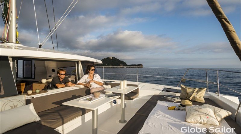 Bali catamarans 4.0 lounge