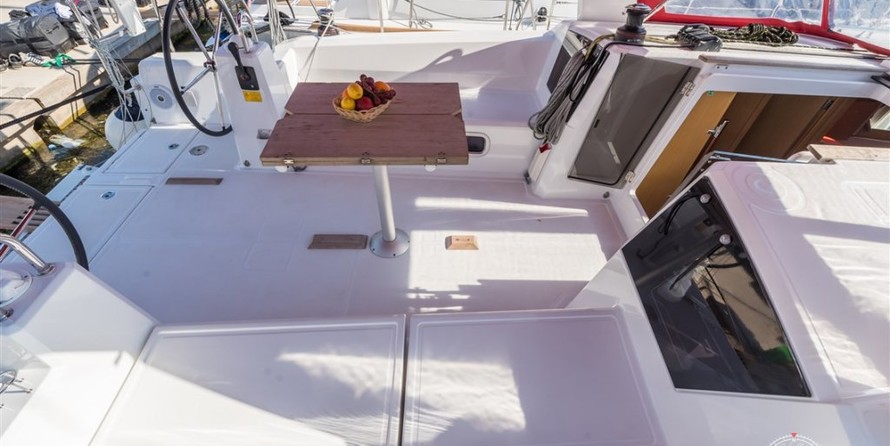 Beneteau Oceanis 38