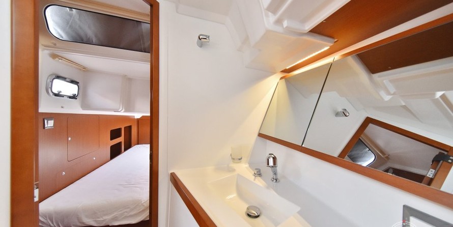 Beneteau Oceanis 46.1