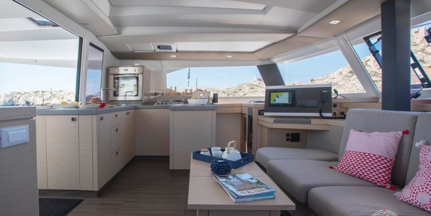 Fountaine Pajot Astréa 42