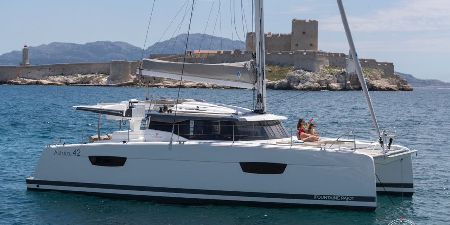 Fountaine Pajot Astréa 42