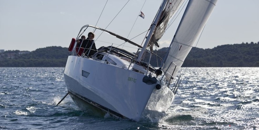 Elan E4