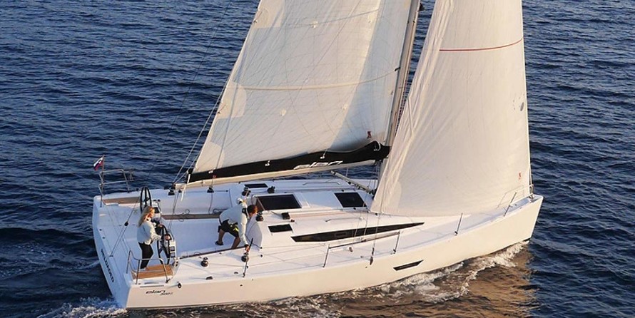 Elan E4