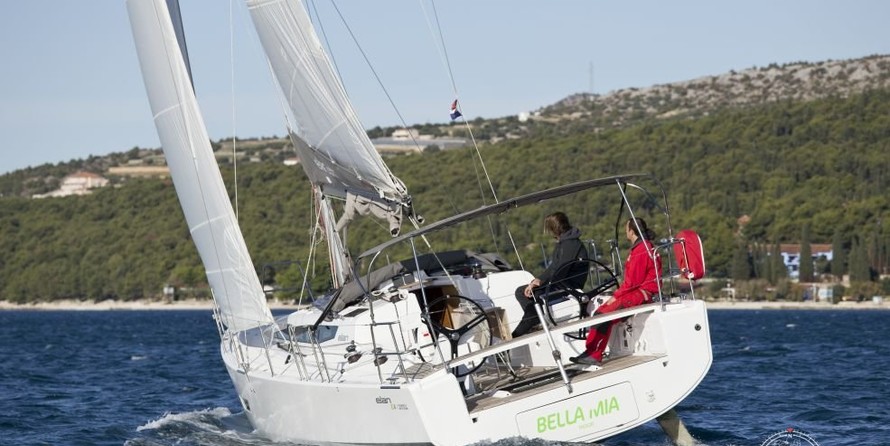 Elan E4