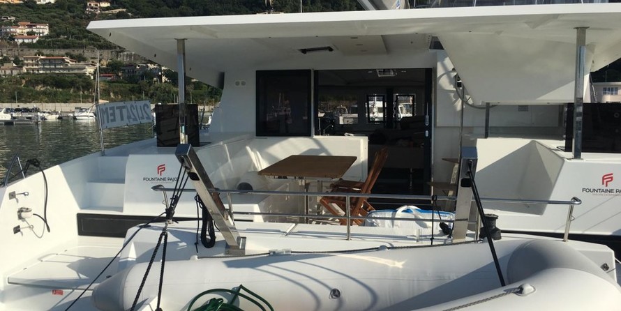Fountaine Pajot Lucia 40