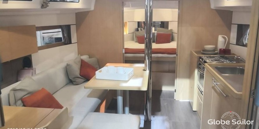 Beneteau Oceanis 38