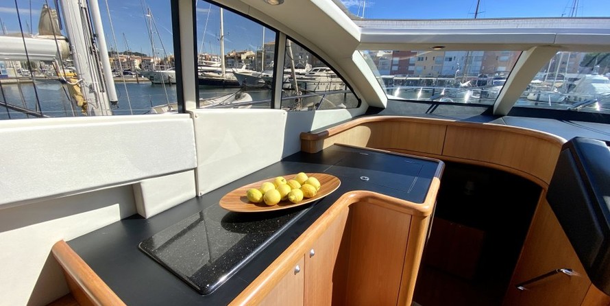 Sunseeker Predator 72