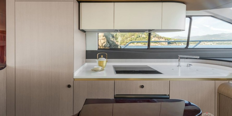 Azimut 60