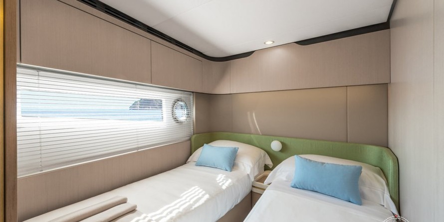Azimut 60
