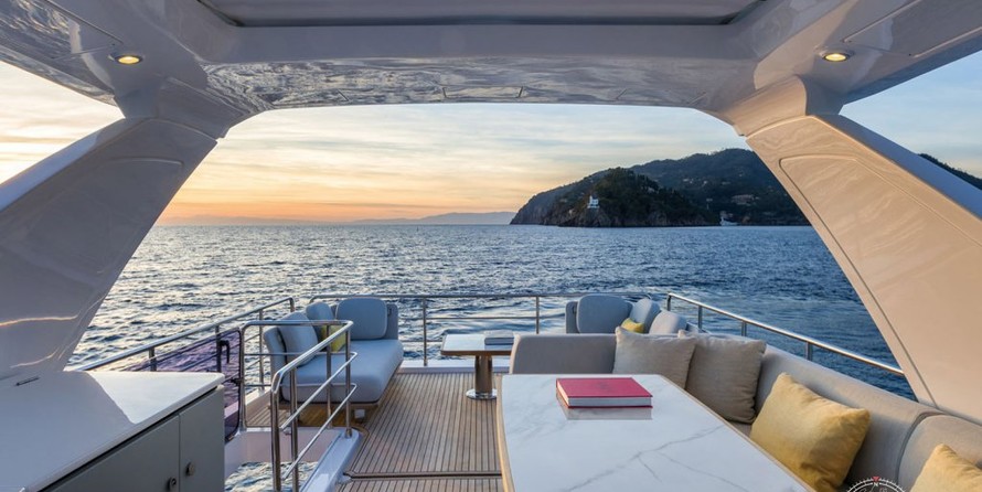 Azimut 60