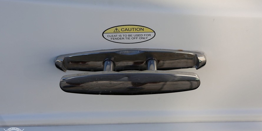 Cruisers Yachts 520 Sports Coupe