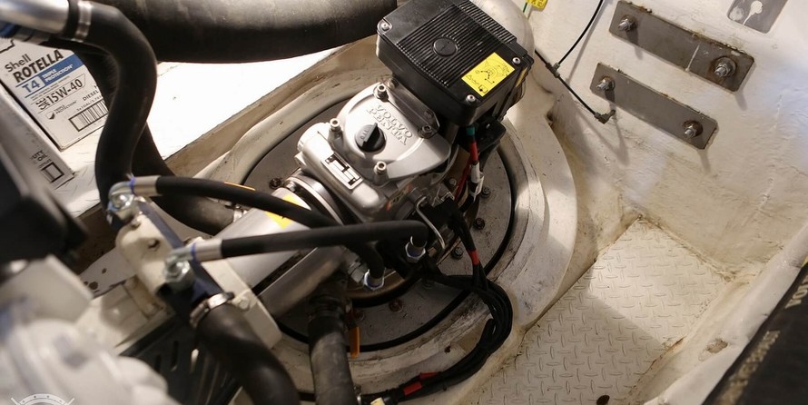 Cruisers Yachts 520 Sports Coupe