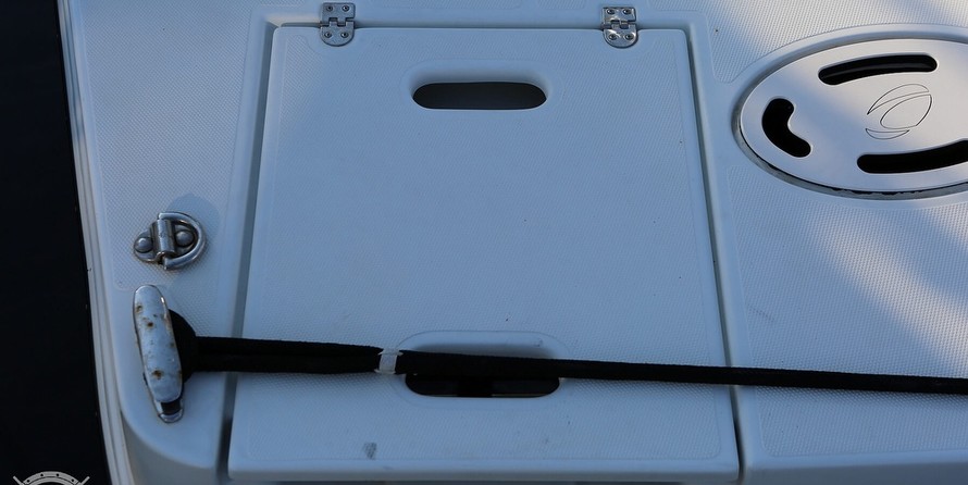 Cruisers Yachts 520 Sports Coupe