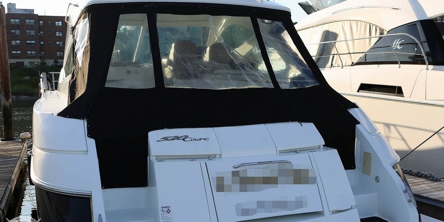 Cruisers Yachts 520 Sports Coupe