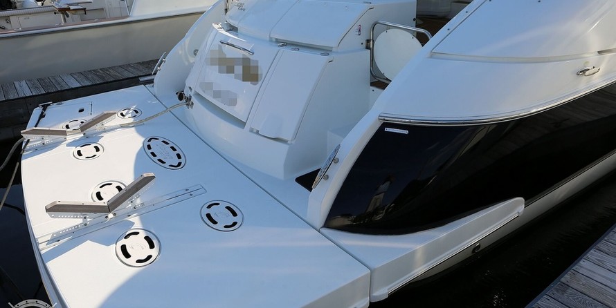 Cruisers Yachts 520 Sports Coupe