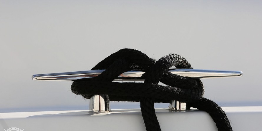 Cruisers Yachts 520 Sports Coupe