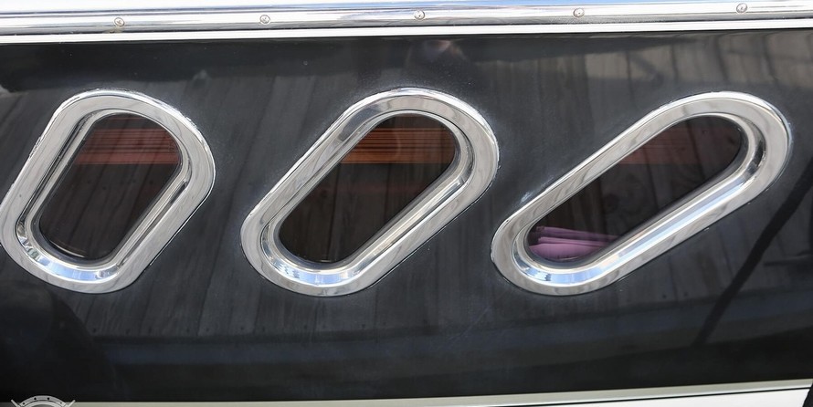 Cruisers Yachts 520 Sports Coupe