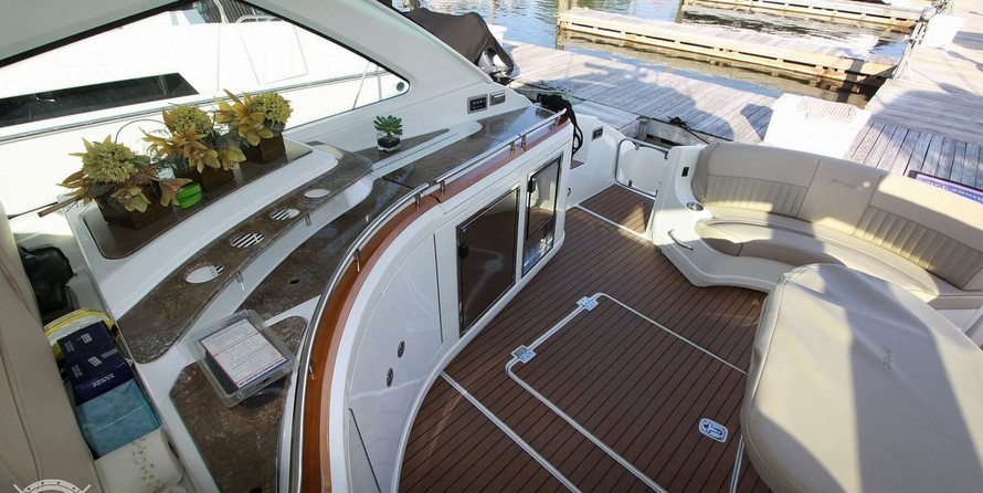 Cruisers Yachts 520 Sports Coupe