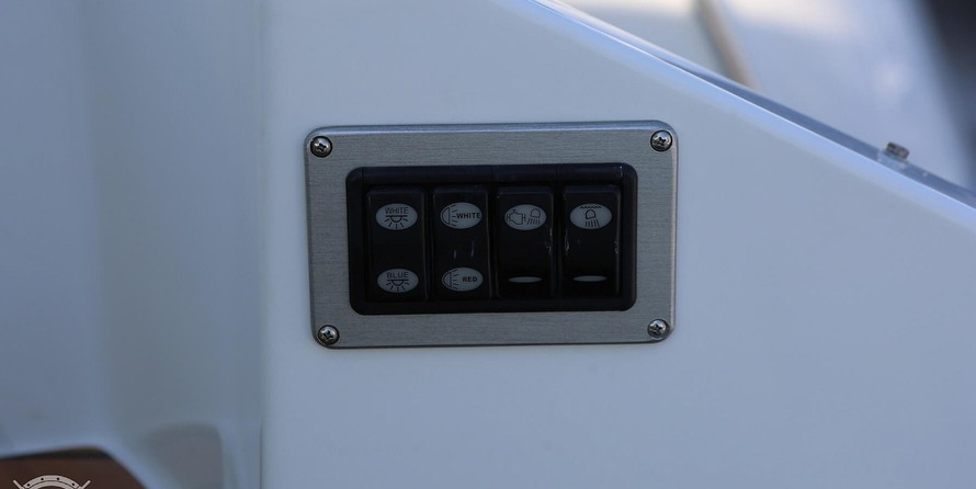 Cruisers Yachts 520 Sports Coupe