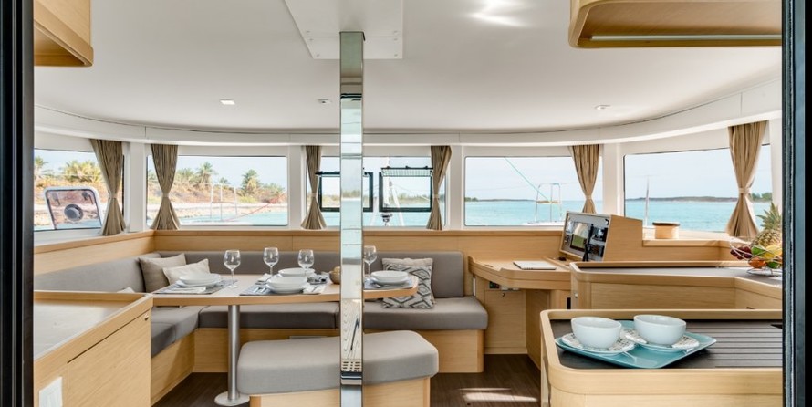 Lagoon 42