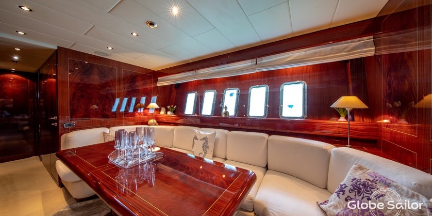 Overmarine Mangusta 72