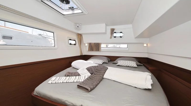 Lagoon 42