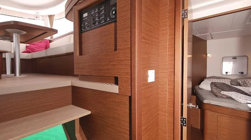 Lagoon 42