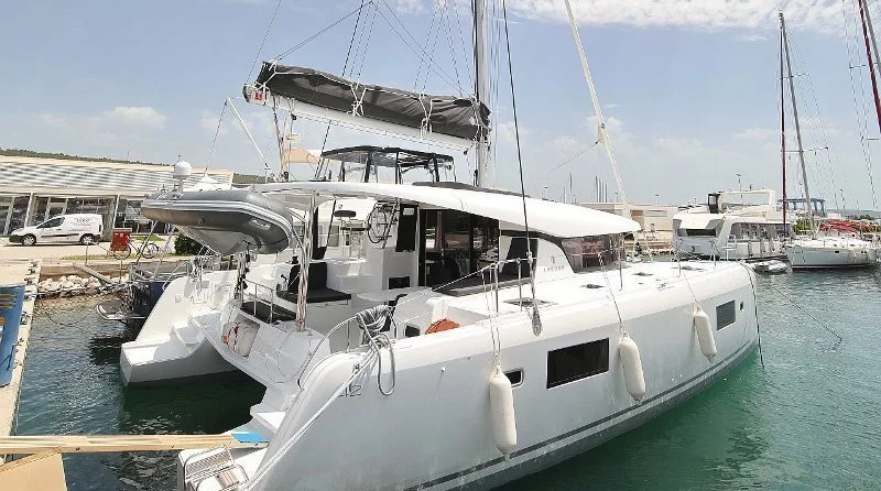 Lagoon 42