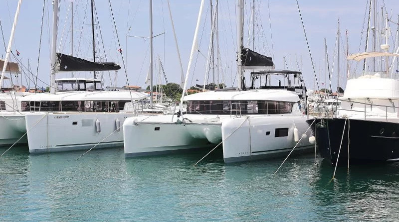 Lagoon 42