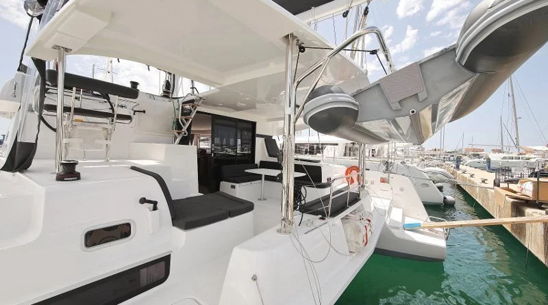 Lagoon 42