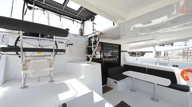 Lagoon 42
