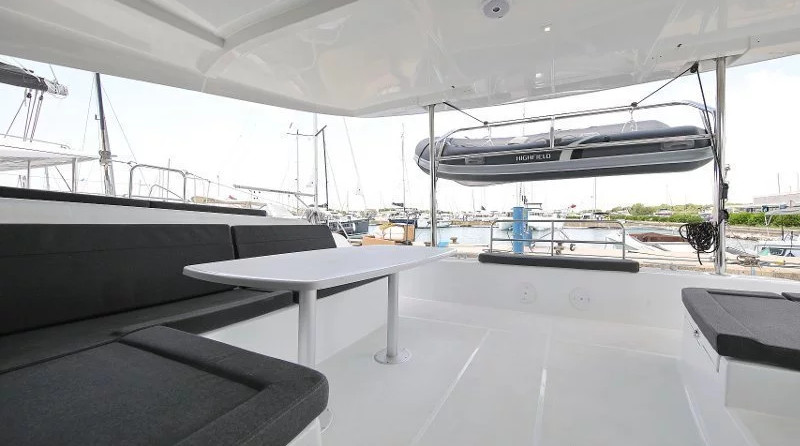 Lagoon 42