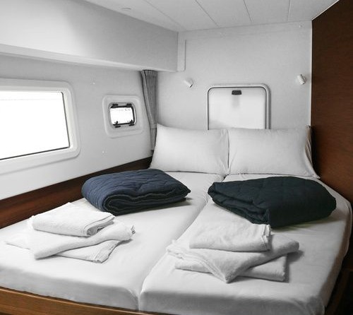 Lagoon 42