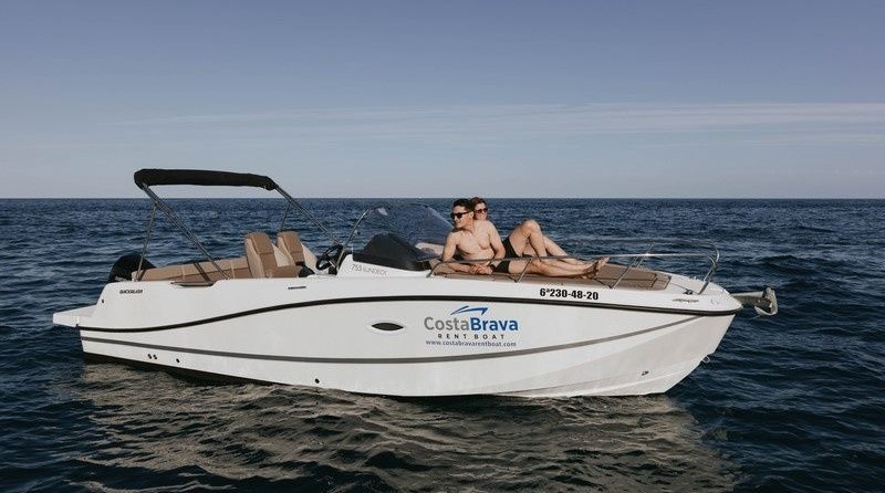 Quicksilver 755 Sun Deck