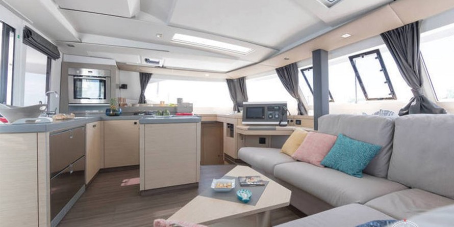 Fountaine Pajot Saona 47