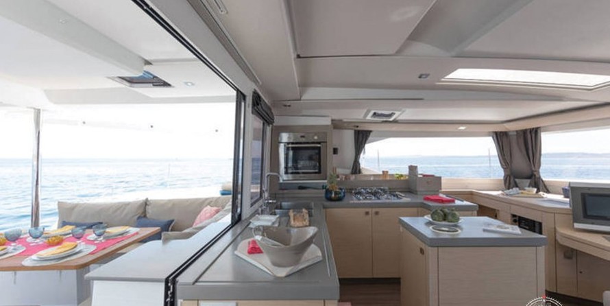 Fountaine Pajot Saona 47