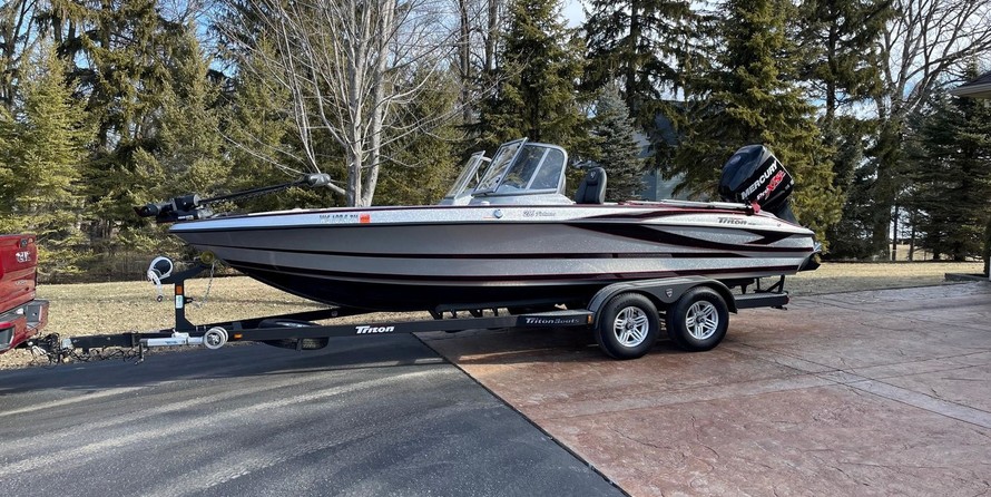 Triton 216 Fishunter