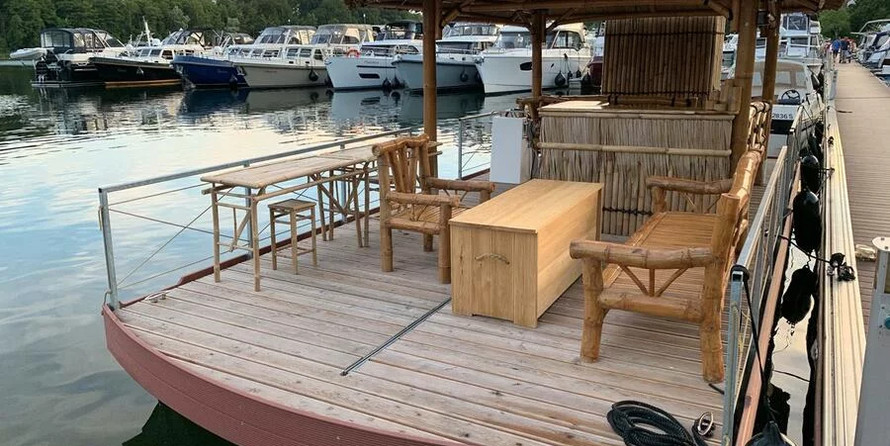 Marina EldenburgParty &amp; Badefloss