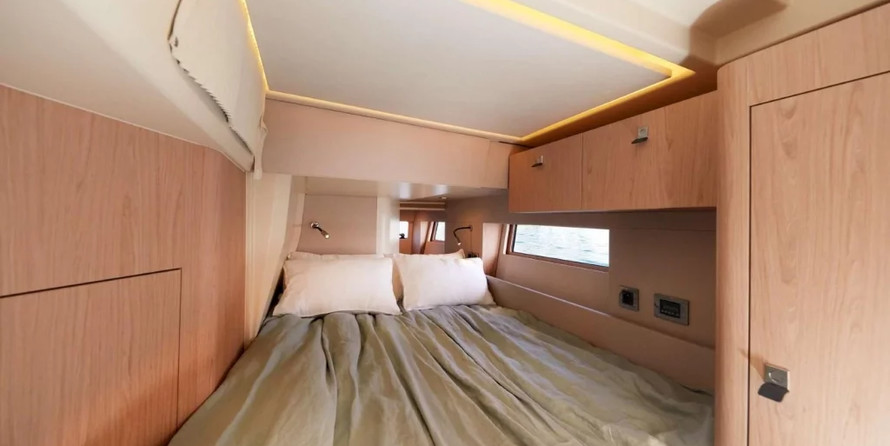 Beneteau Oceanis Yacht 62