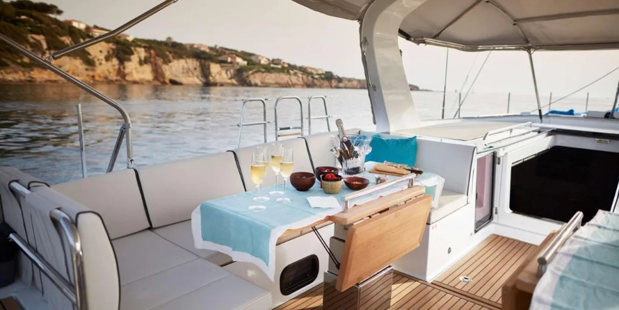 Beneteau Oceanis Yacht 62