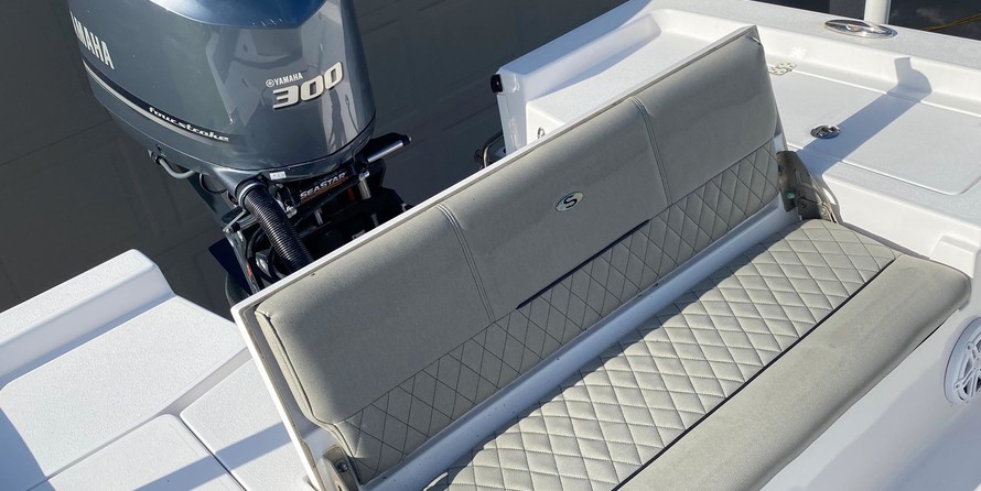 Sportsman Masters 247 Bay Boat